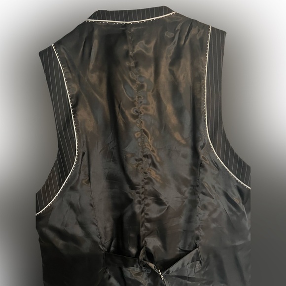 Urban Behavior Vest - like new. Fits like a Medium. - Picture 2 of 2